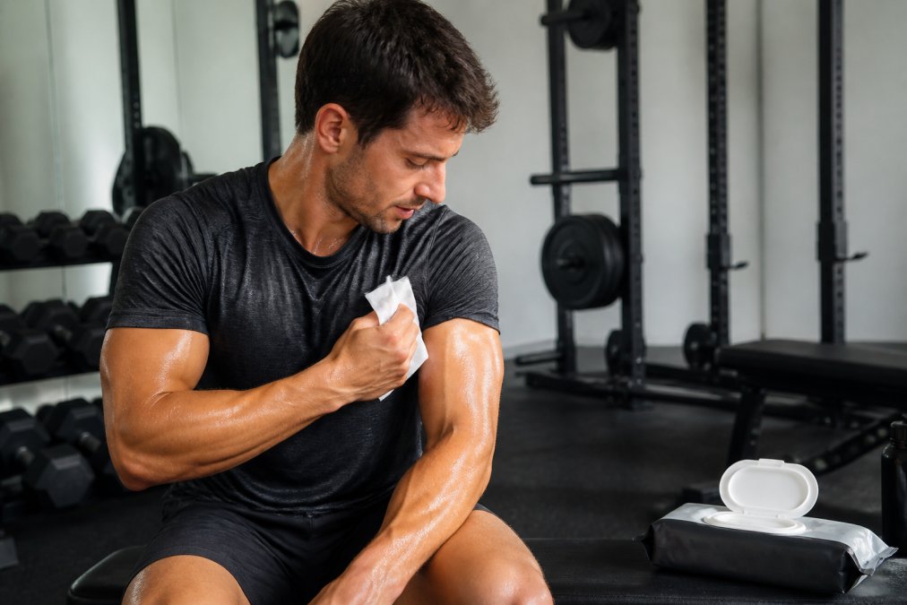 How to Clean Sweat Without Showering: 7 Fast Steps